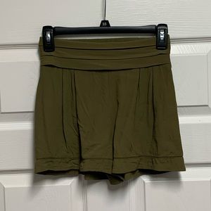 Olive Green Cinch Waist Shorts with Pockets